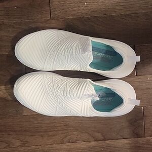 Skechers slip-ons
